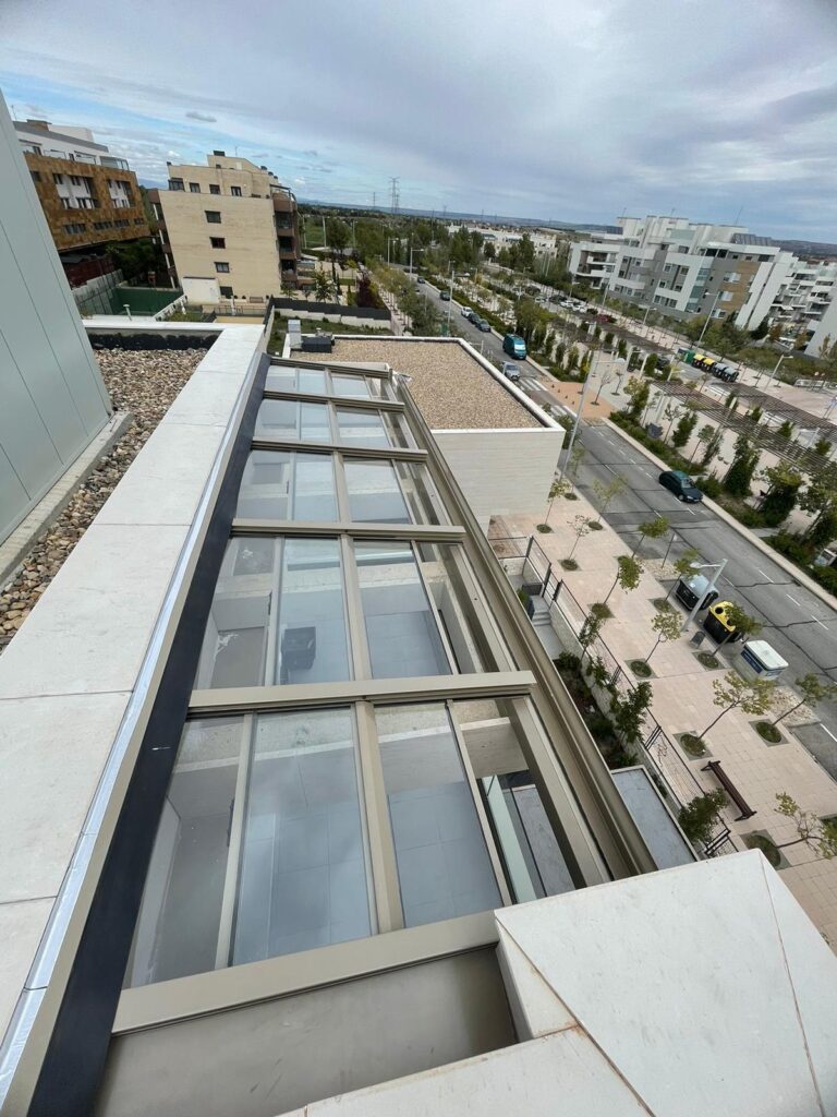 Instalación de techo móvil madrid