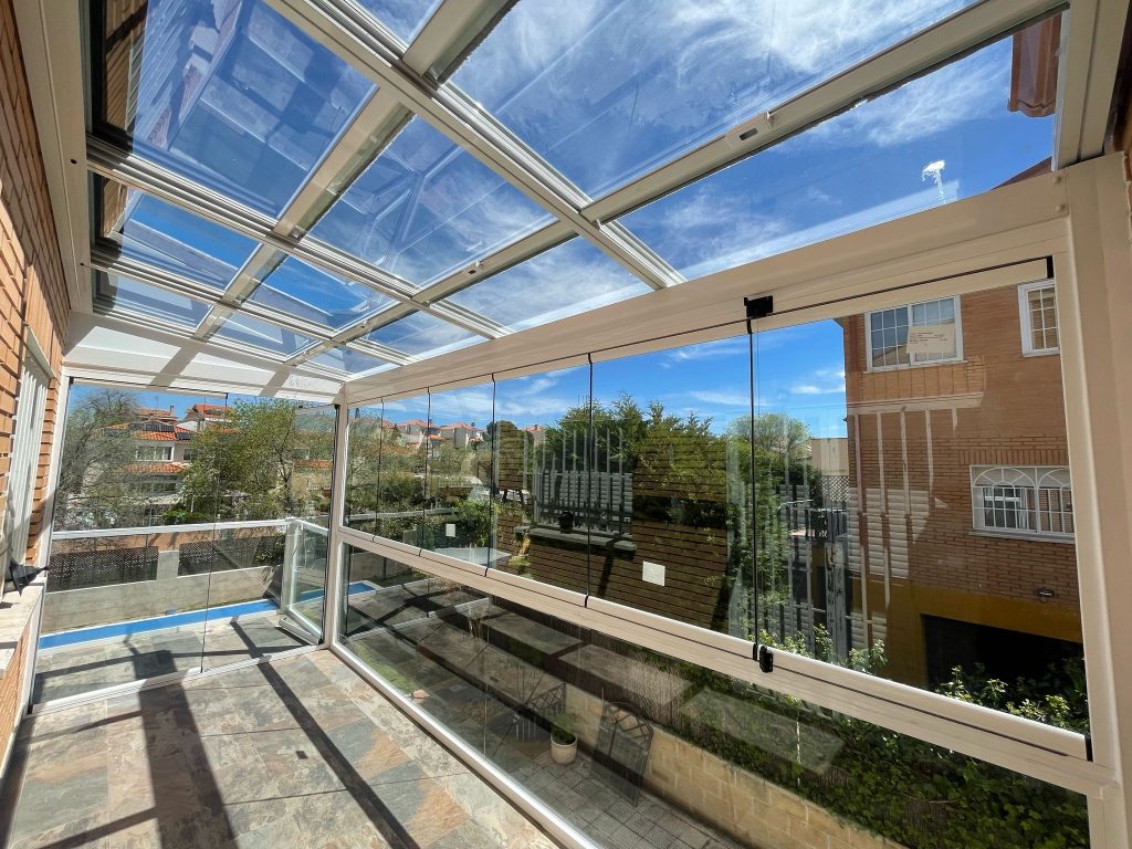 Cerramiento de terraza en comunidad de vecinos
